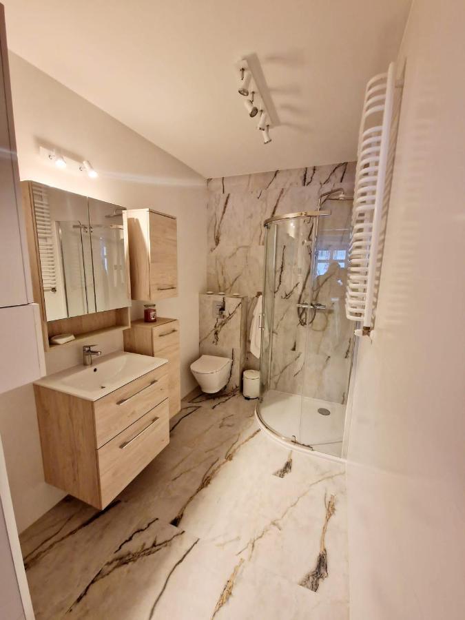 Apartament Przy Deptaku イェレニャ・グーラ エクステリア 写真
